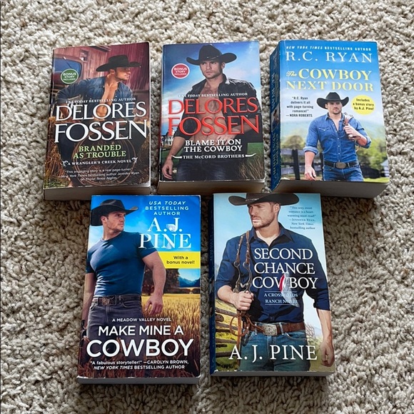 Book Bundle Delores Fossen, R.C. Ryan, A.J. Pine